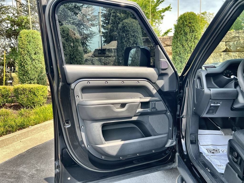 Certified 2023 Land Rover Defender 110 V8 AWD/4WD image 17