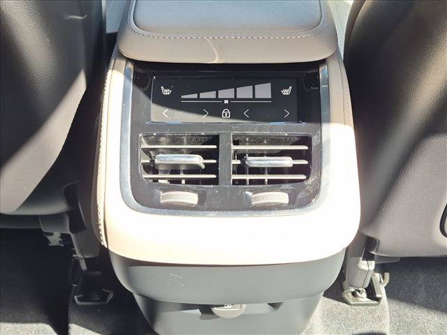 Used 2026 Volvo XC90 B6 Plus w/ Protection Package AWD/4WD image 17
