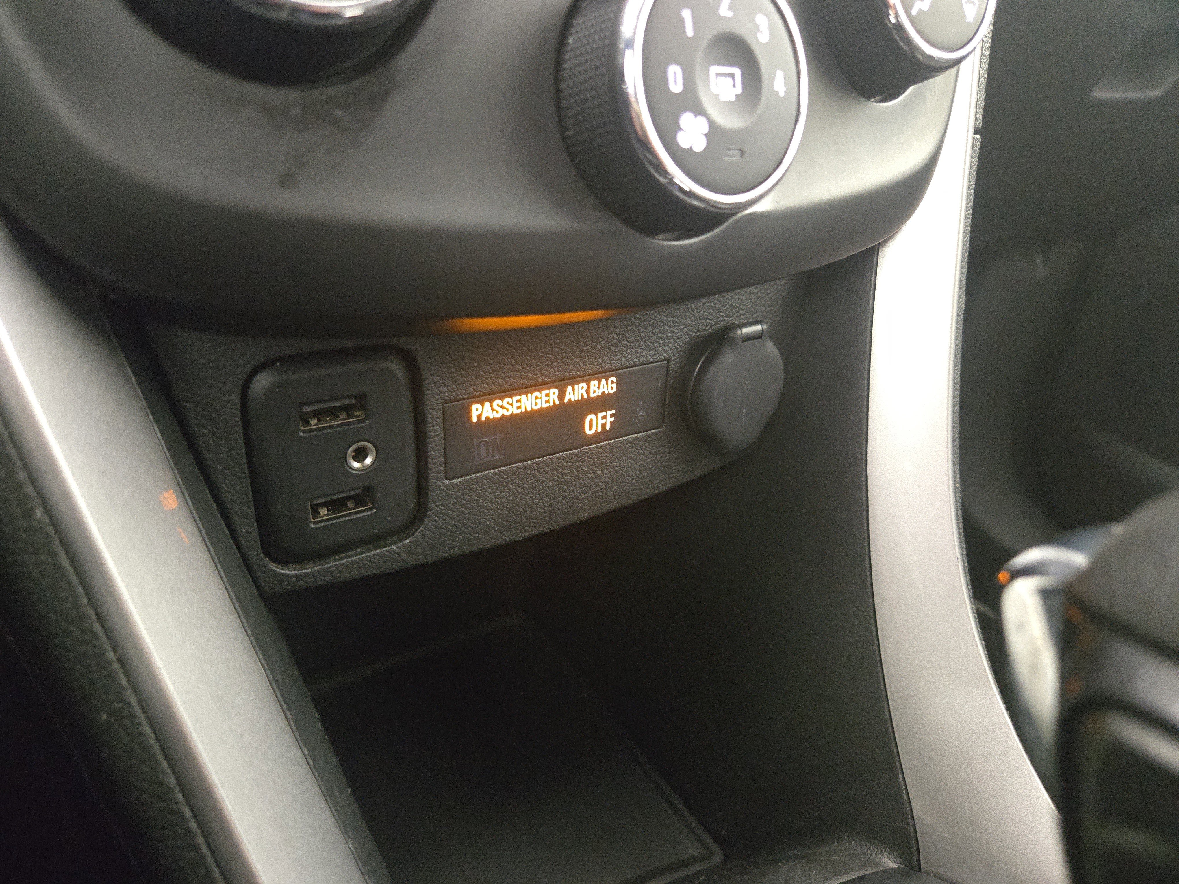 Certified 2022 Chevrolet Trax LT w/ Midnight Edition image 25