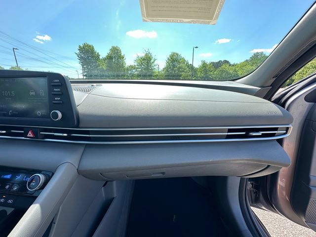 Used 2021 Hyundai Elantra SEL FWD image 16