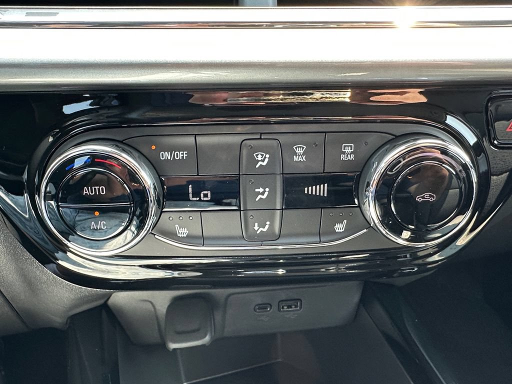New 2026 Chevrolet Trax LT w/ LT Convenience Package FWD image 20