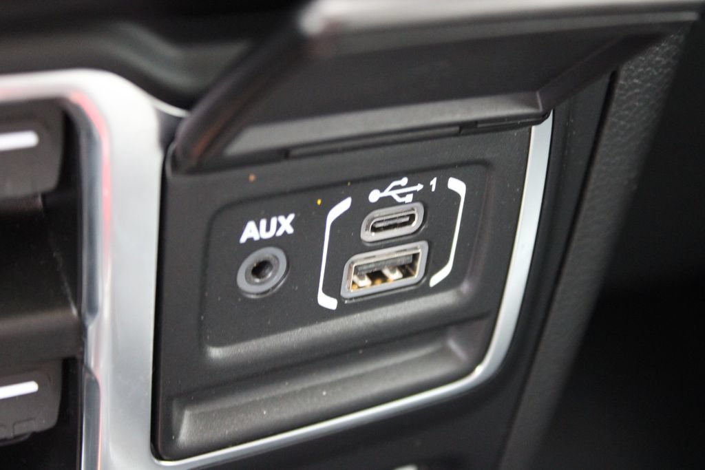 Used 2022 Jeep Wrangler Unlimited Rubicon 4xe AWD/4WD image 14