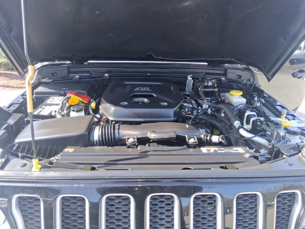 Used 2021 Jeep Wrangler Unlimited Sahara image 25