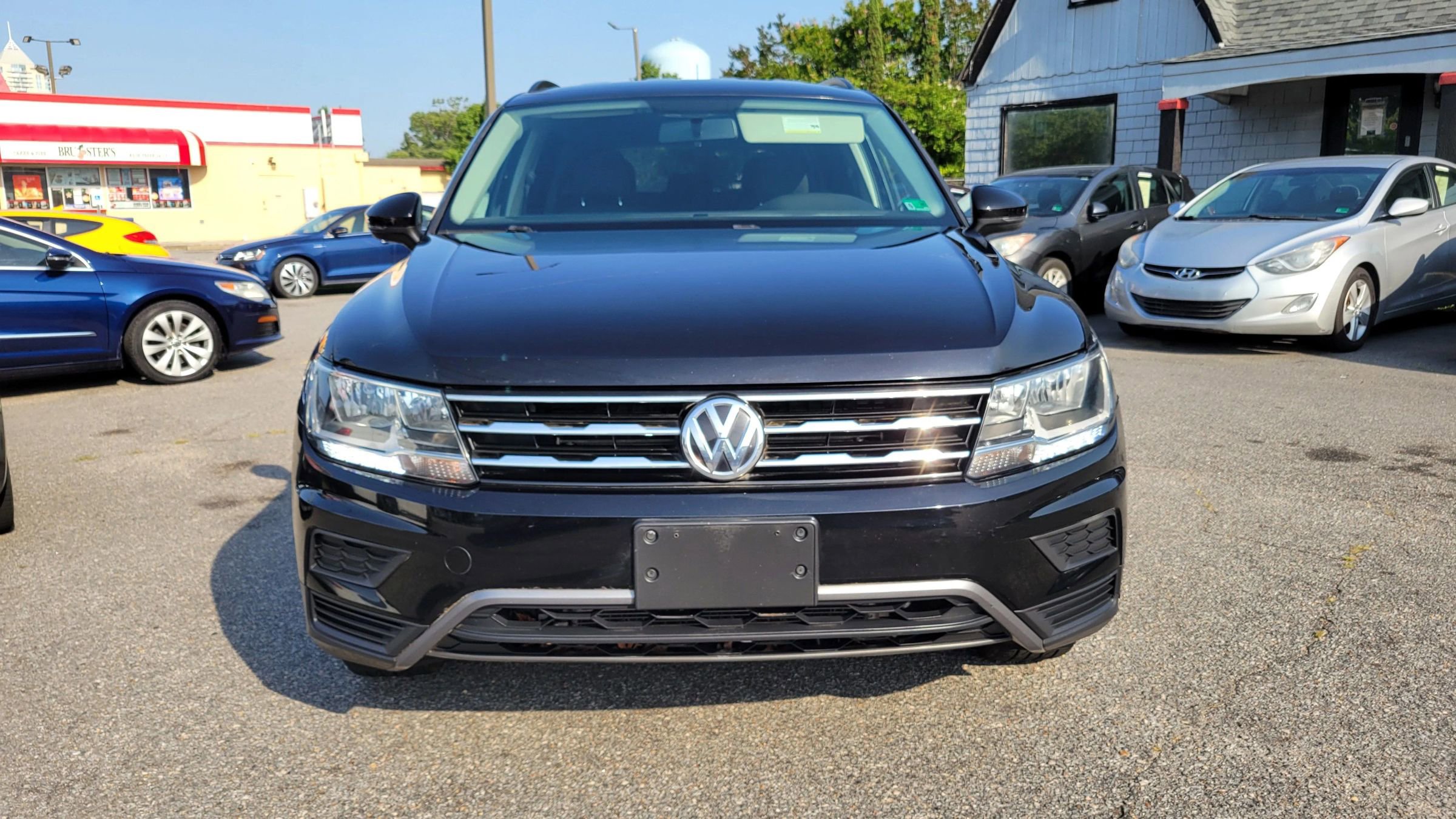 Used 2018 Volkswagen Tiguan S image 8
