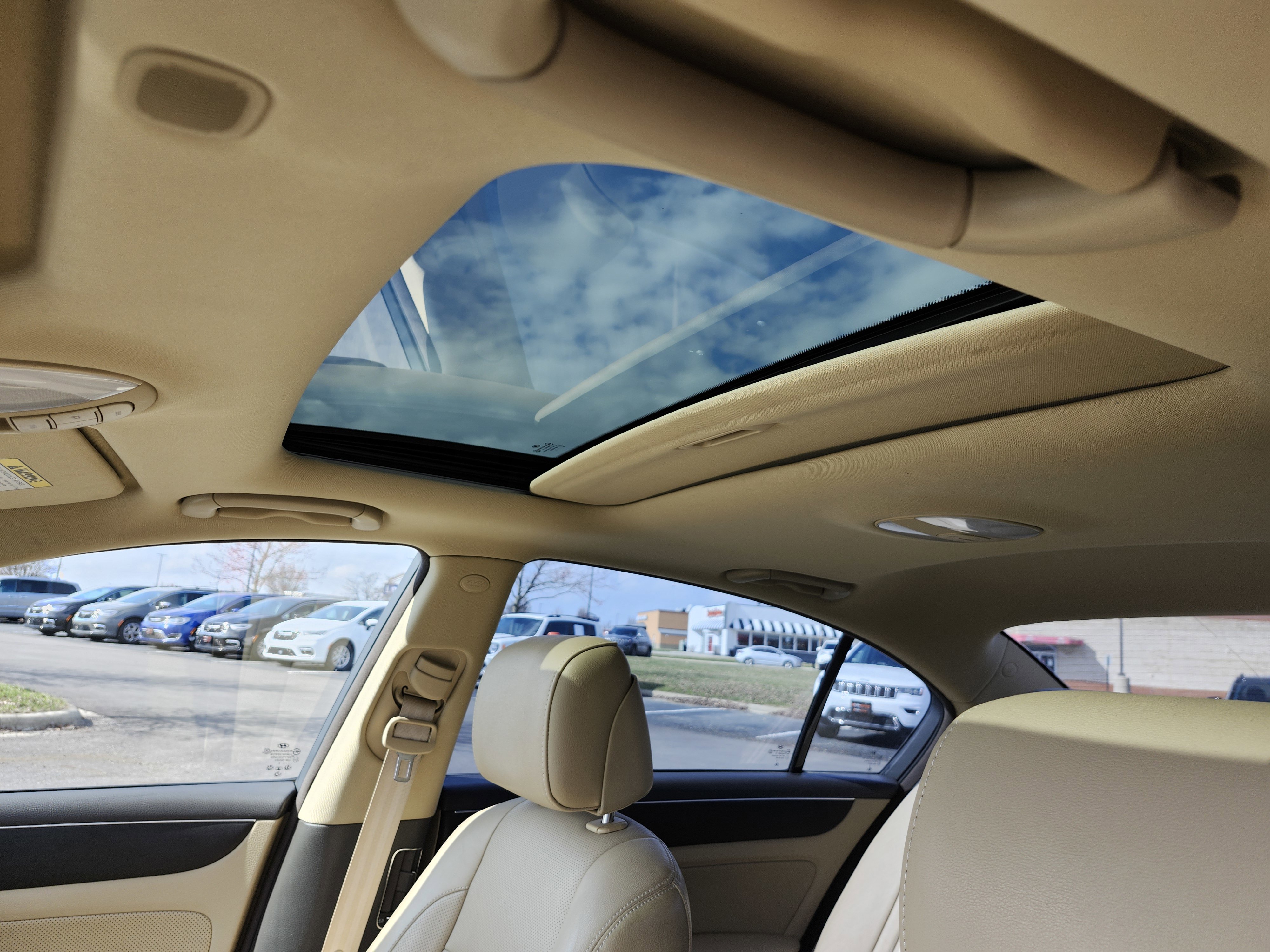 Used 2013 Hyundai Genesis 3.8 w/ Premium Pkg image 2