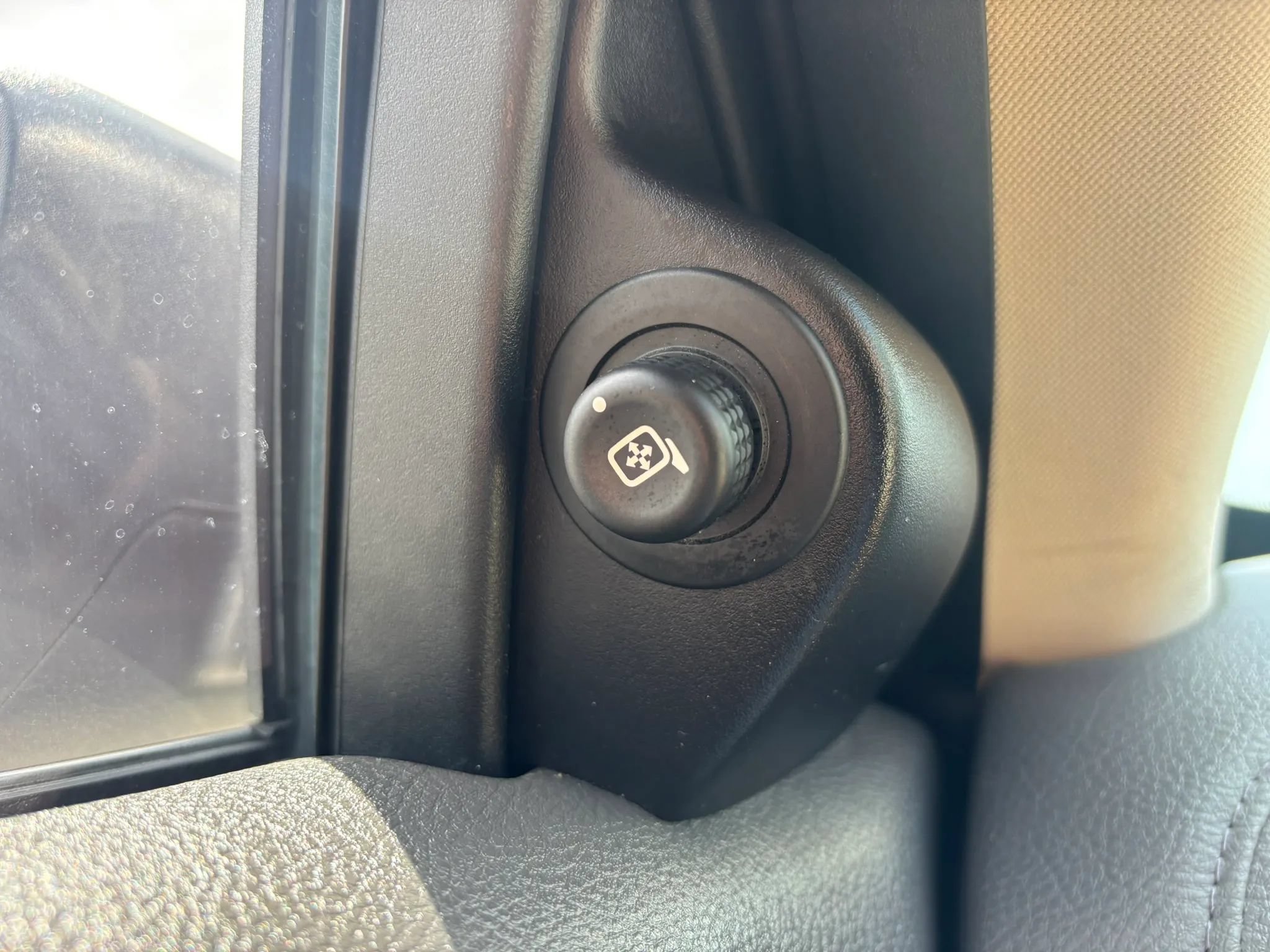 Used 2011 Lincoln MKS FWD image 27