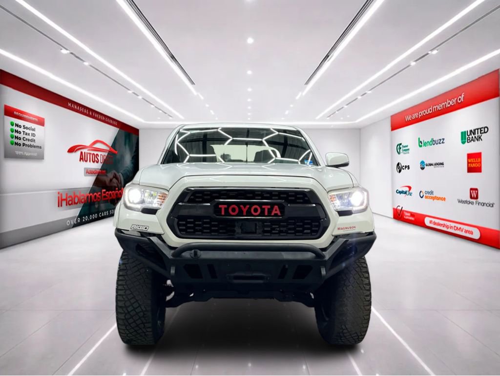Used 2019 Toyota Tacoma TRD Sport image 2