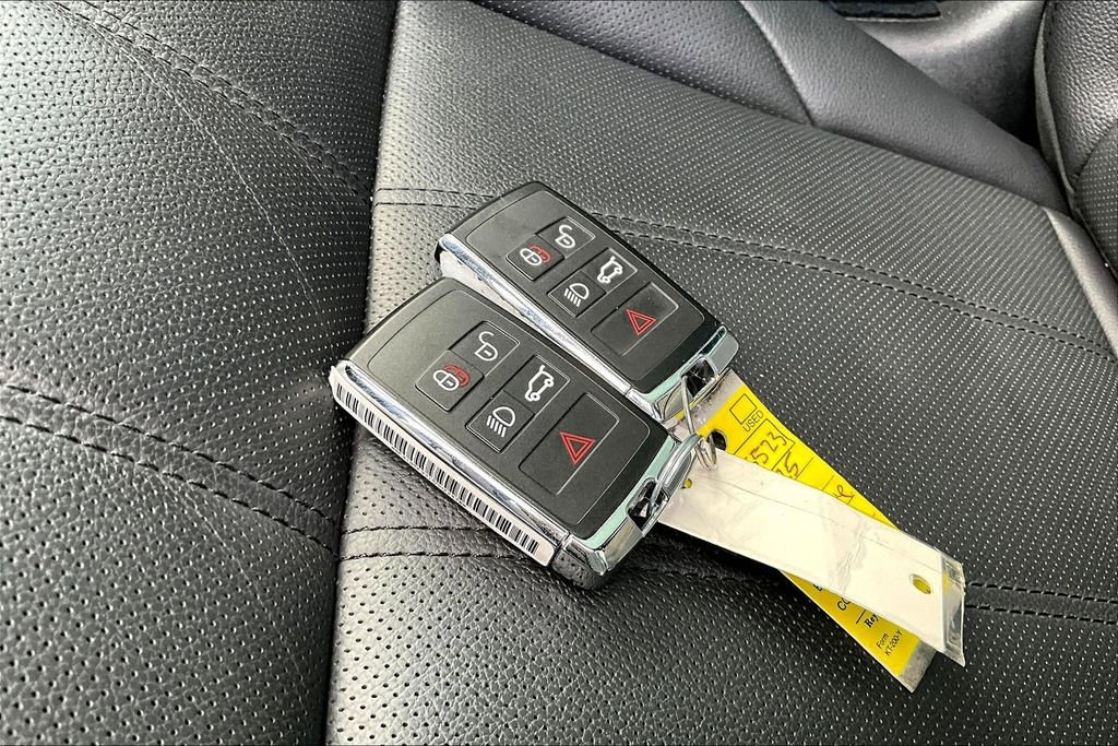 Certified 2025 Land Rover Range Rover Evoque S image 33