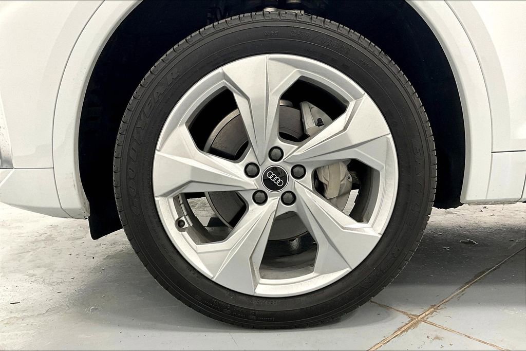 Used 2022 Audi Q5 2.0T Premium w/ Convenience Package image 11