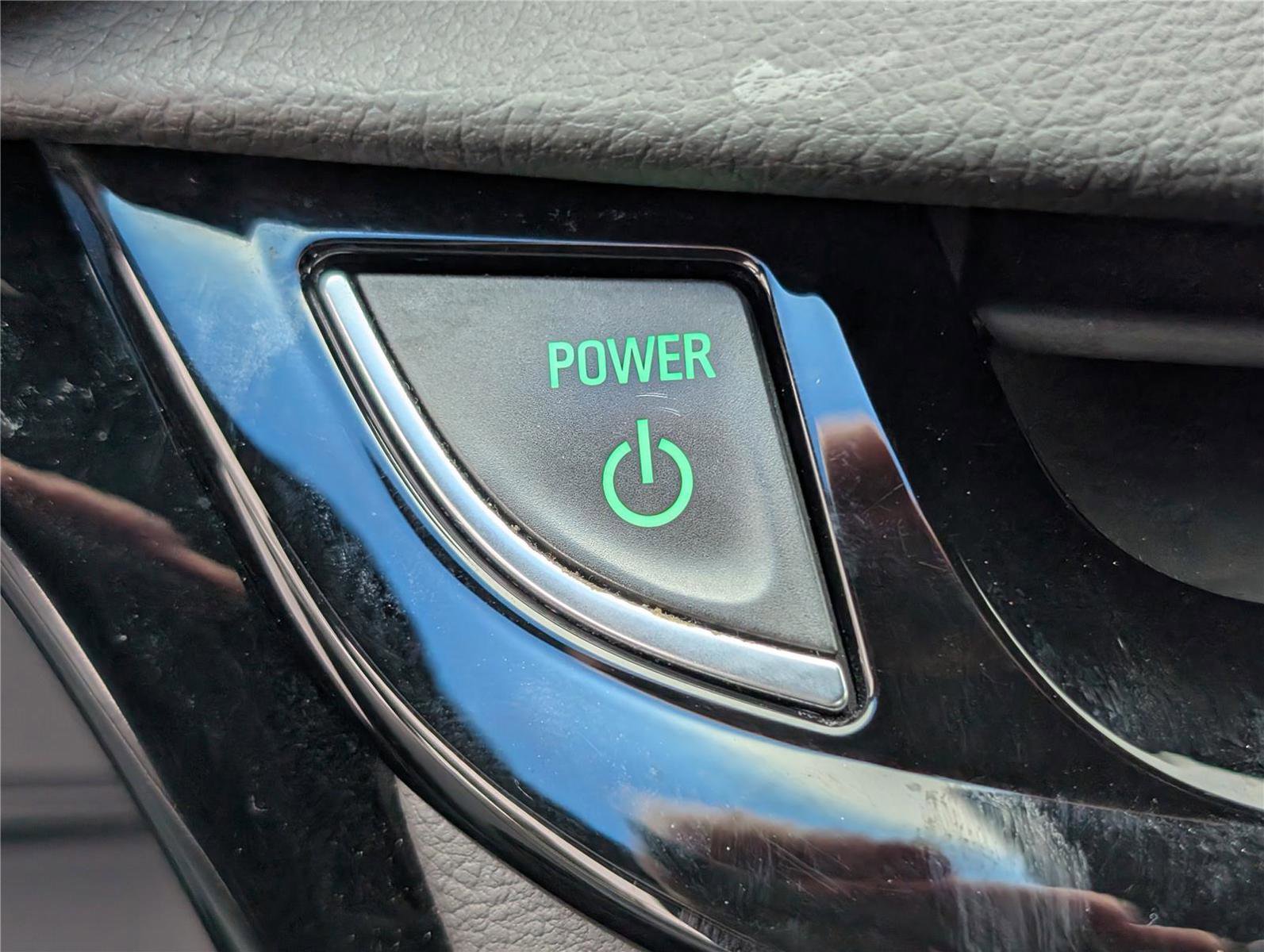 Used 2014 Cadillac ELR w/ Luxury Package image 23