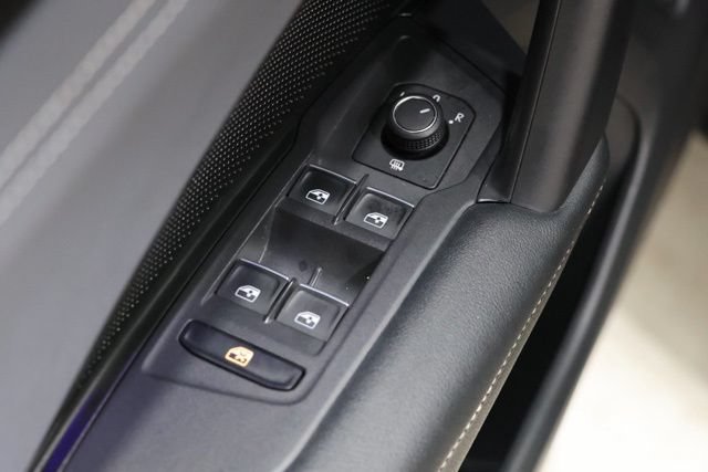 Used 2026 Volkswagen Tiguan SE AWD/4WD image 20