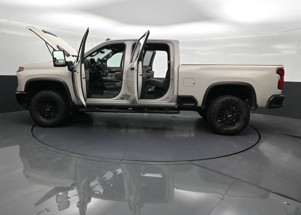 Used 2026 Chevrolet Silverado 2500 ZR2 AWD/4WD image 34