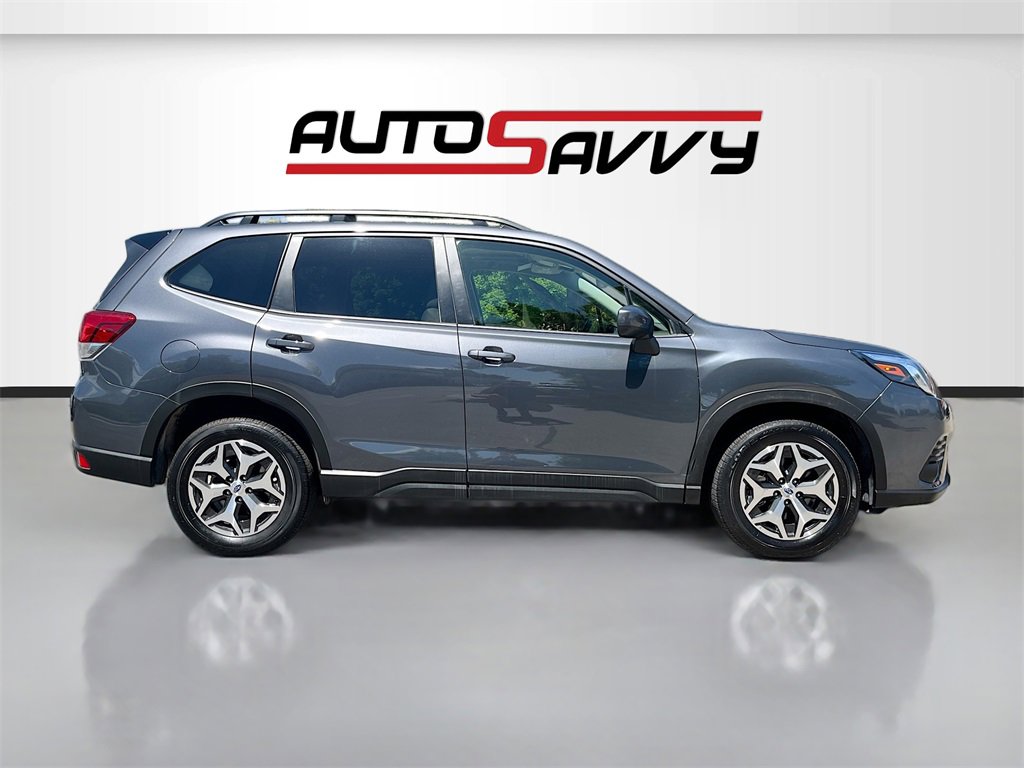 Used 2024 Subaru Forester Premium image 8