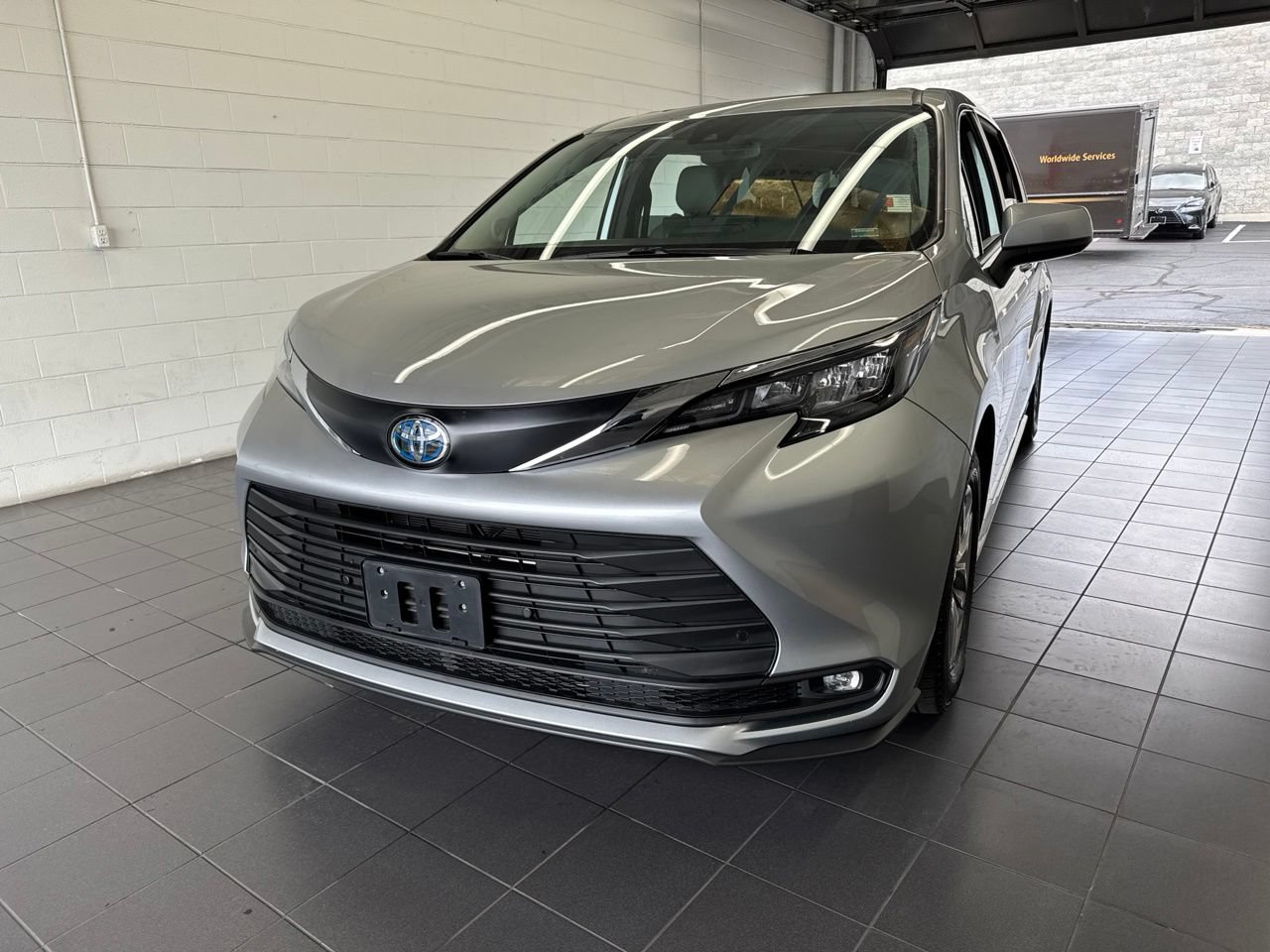 Certified 2025 Toyota Sienna XLE w/ XLE Plus Package AWD/4WD image 3