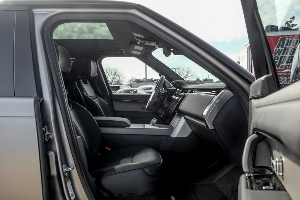 New 2026 Land Rover Range Rover SV AWD/4WD image 23