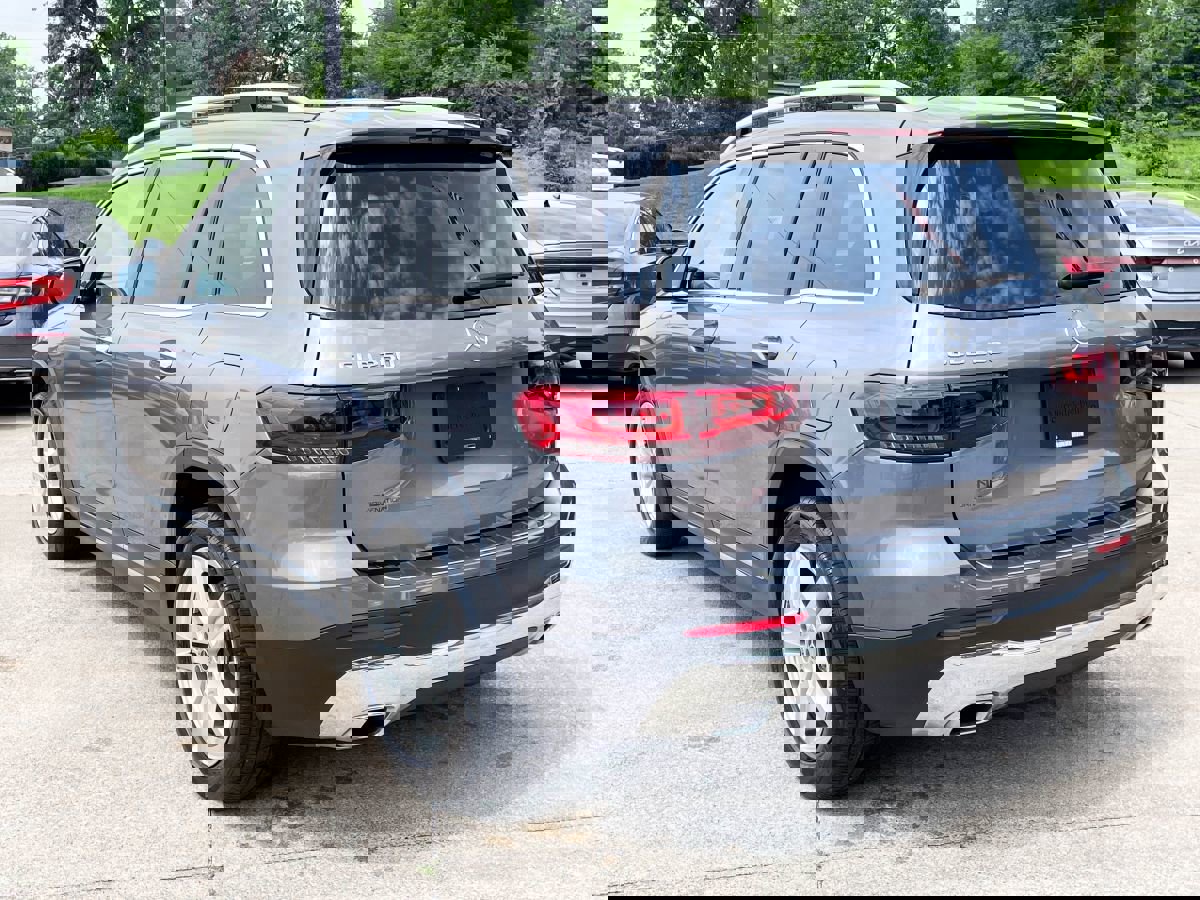 Used 2021 Mercedes-Benz GLB 250 w/ Premium Package image 5