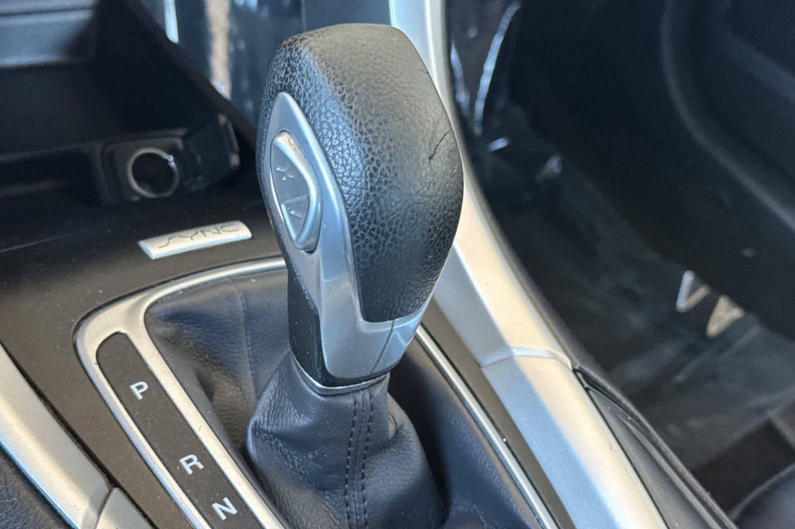 Used 2016 Ford Fusion SE FWD image 22