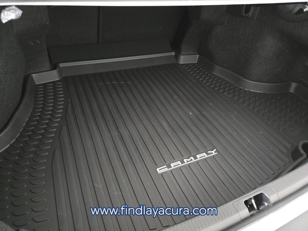 Used 2025 Toyota Camry XSE image 17