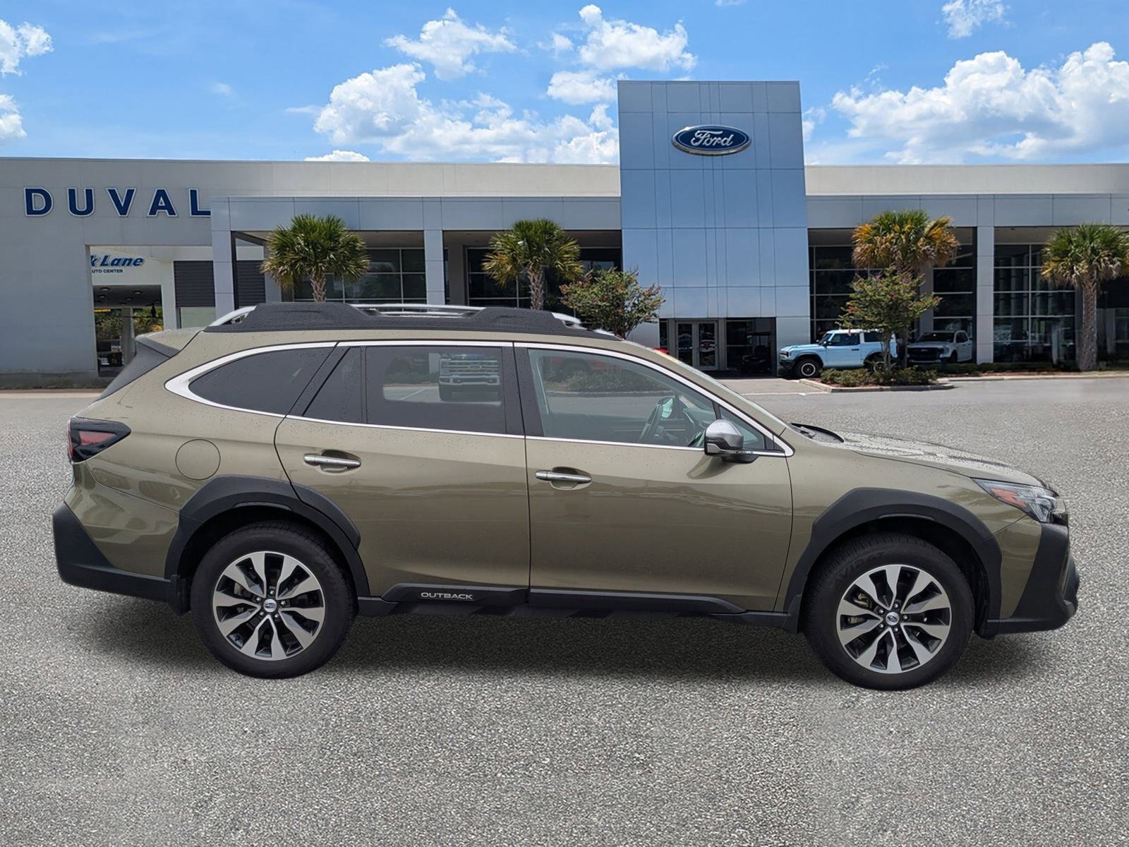 Used 2025 Subaru Outback Touring XT image 3