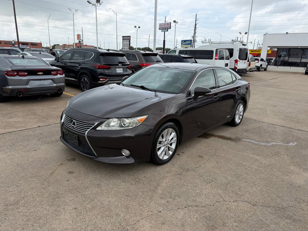 Used 2013 Lexus ES 300h w/ Luxury Pkg