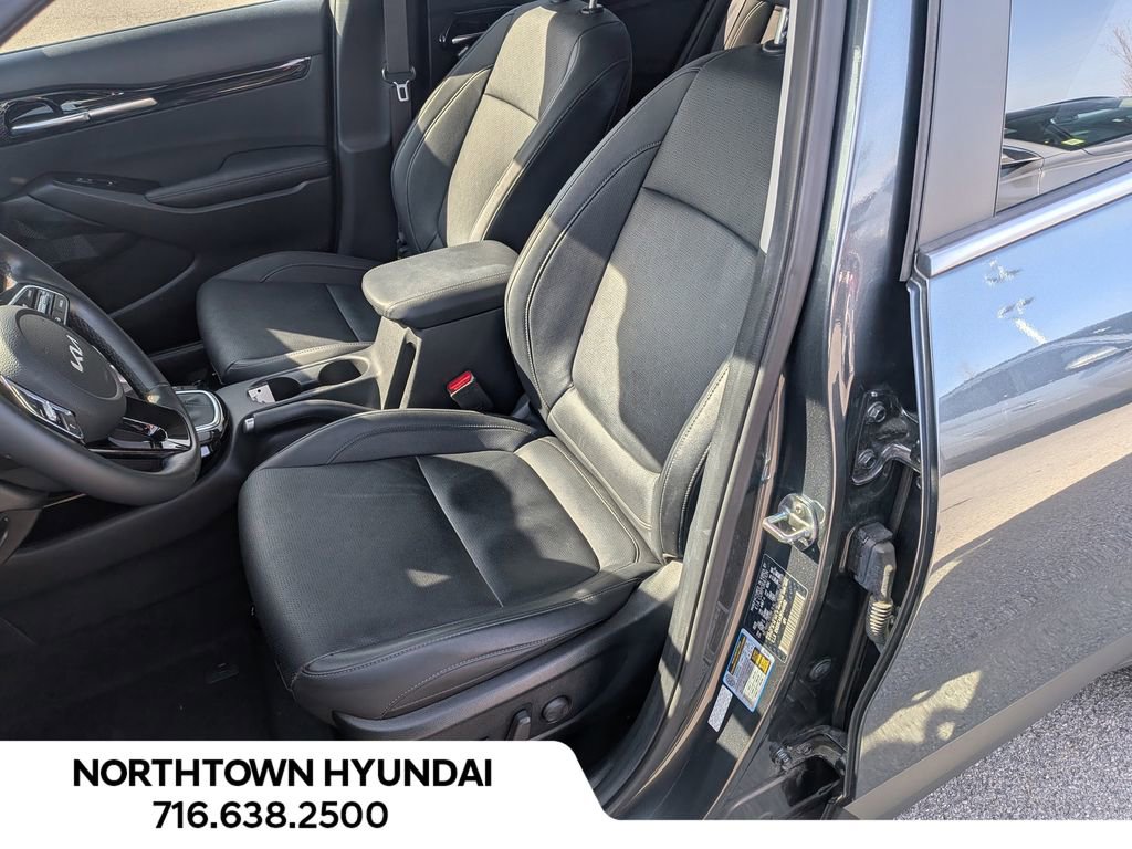 Used 2023 Kia Seltos EX image 11