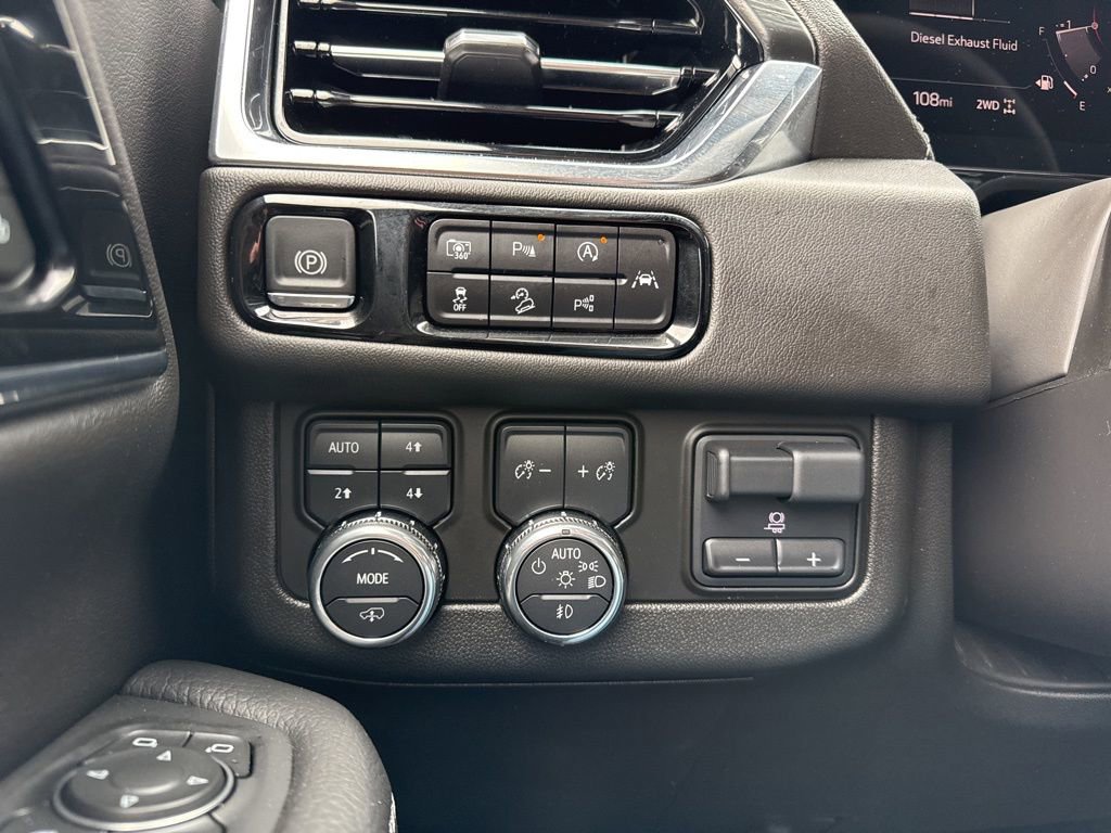 Used 2025 GMC Yukon Denali w/ Denali Reserve Package image 28