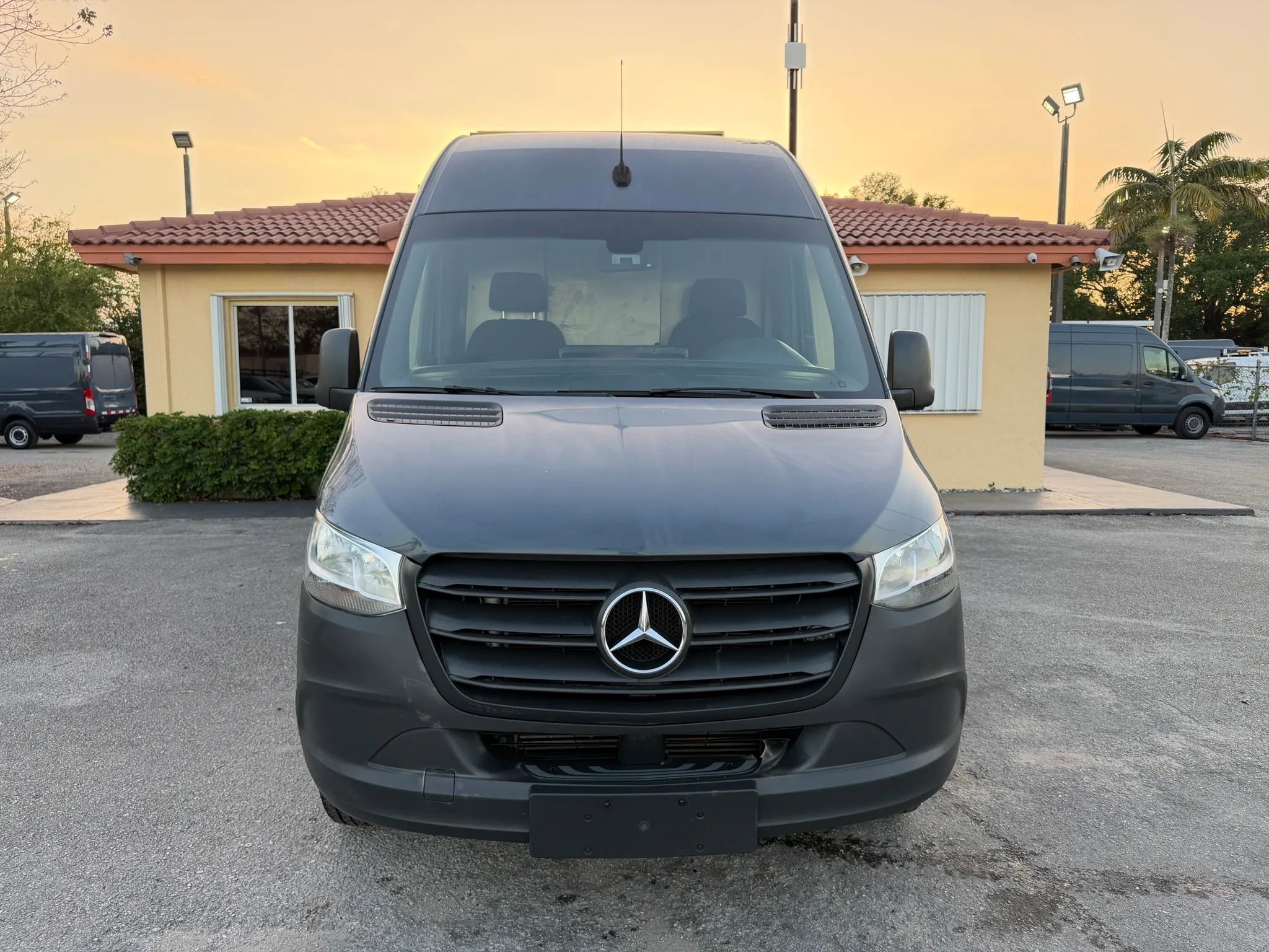 Used 2019 Mercedes-Benz Sprinter 144 image 9