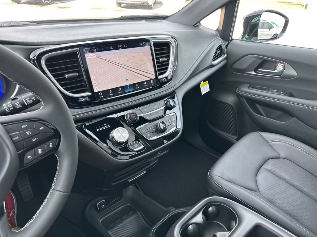 New 2026 Chrysler Pacifica Select AWD/4WD image 77