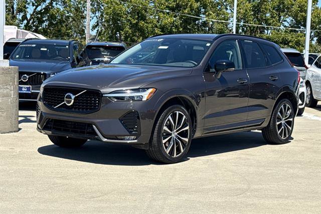 Certified 2025 Volvo XC60 B5 Plus AWD/4WD image 7