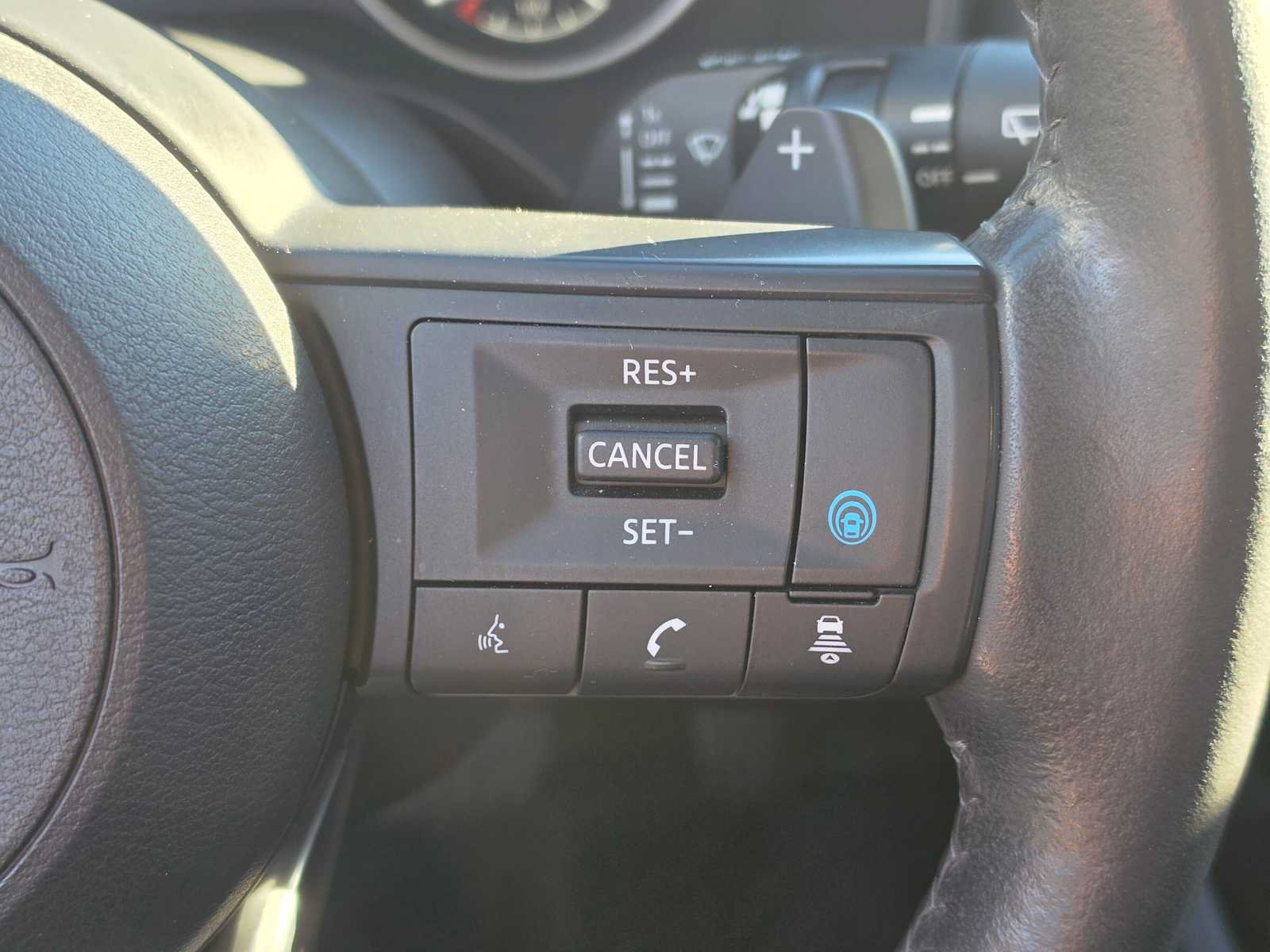 Used 2024 Nissan Rogue SV w/ SV Premium Package FWD image 29