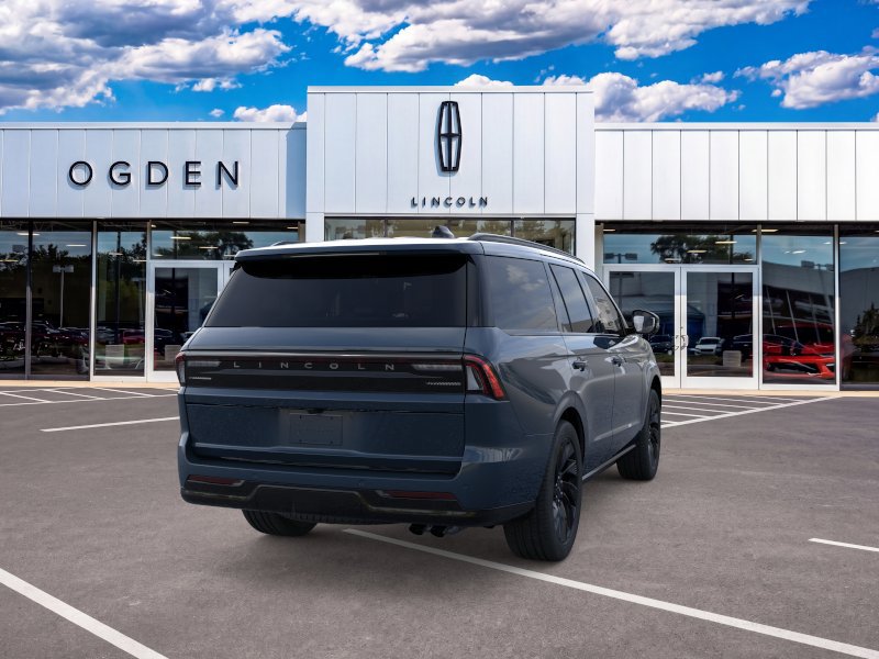 New 2026 Lincoln Navigator Reserve w/ Jet Appearance Package AWD/4WD image 8