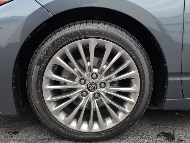 Used 2022 Toyota Avalon Limited image 10