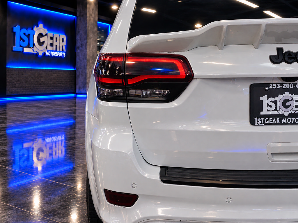 Used 2017 Jeep Grand Cherokee SRT AWD/4WD image 13