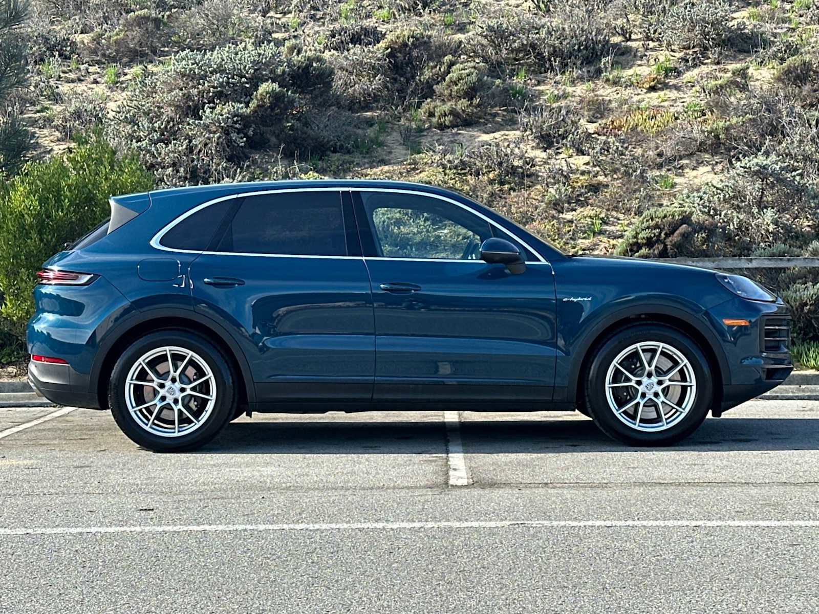 Certified 2024 Porsche Cayenne S AWD/4WD image 9