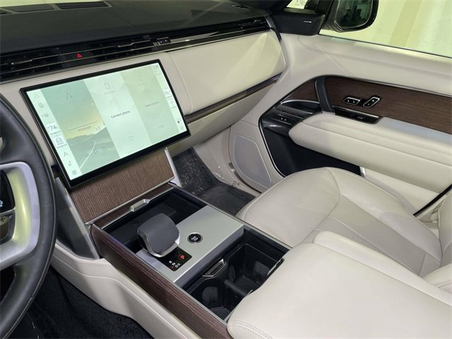 Used 2024 Land Rover Range Rover SE image 38