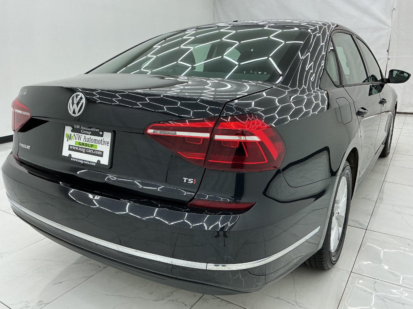 Used 2018 Volkswagen Passat 2.0T S w/ Driver Assistance Package FWD image 8