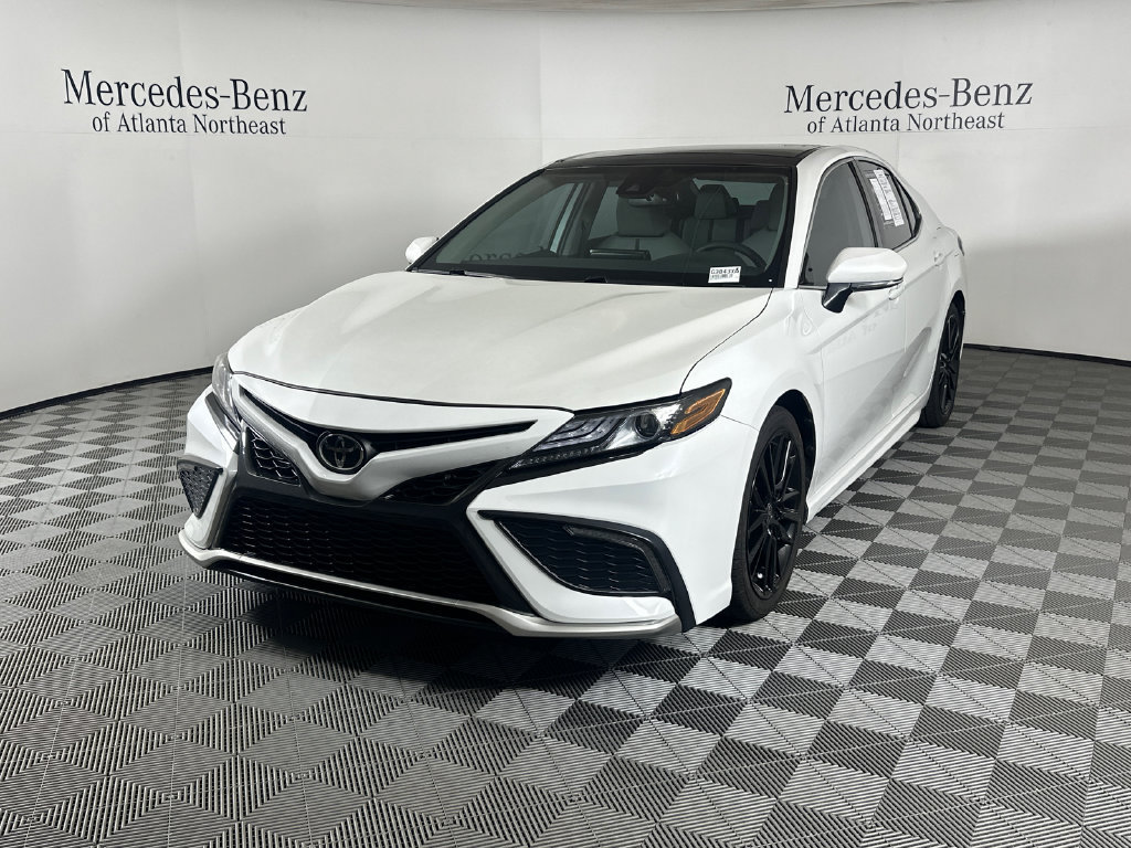 Used 2023 Toyota Camry XSE FWD image 3