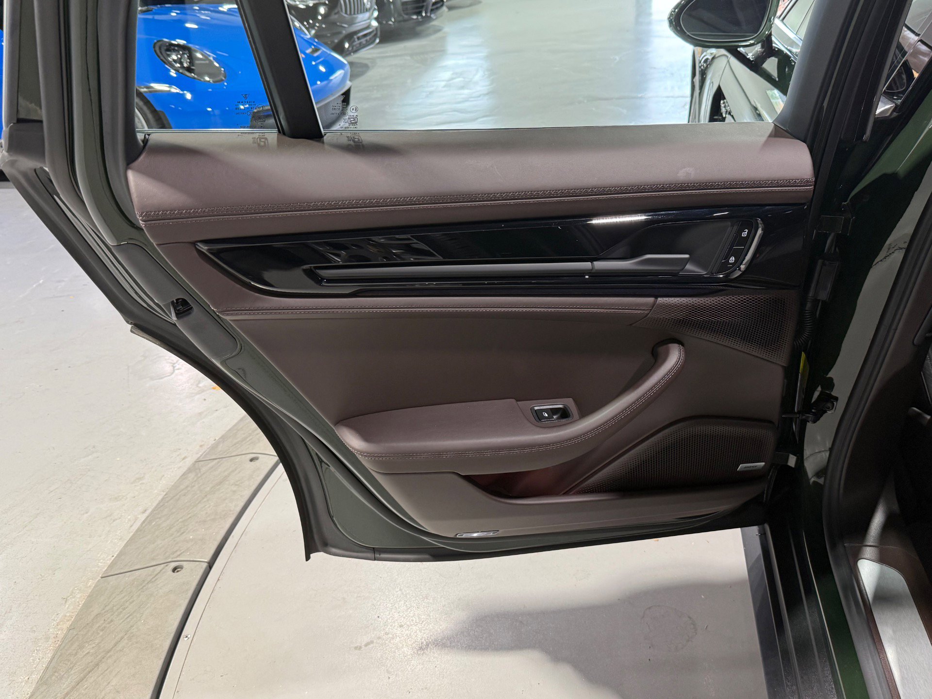 Used 2025 Porsche Panamera 4 image 71