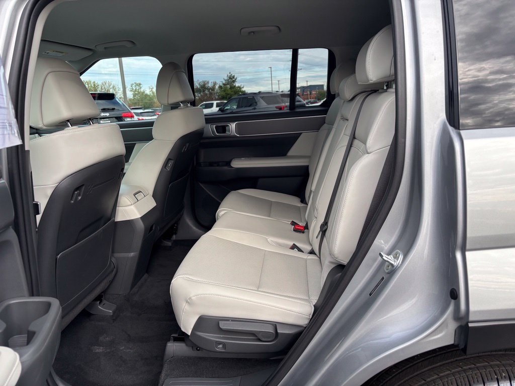 Used 2026 Hyundai Santa Fe SEL AWD/4WD image 17