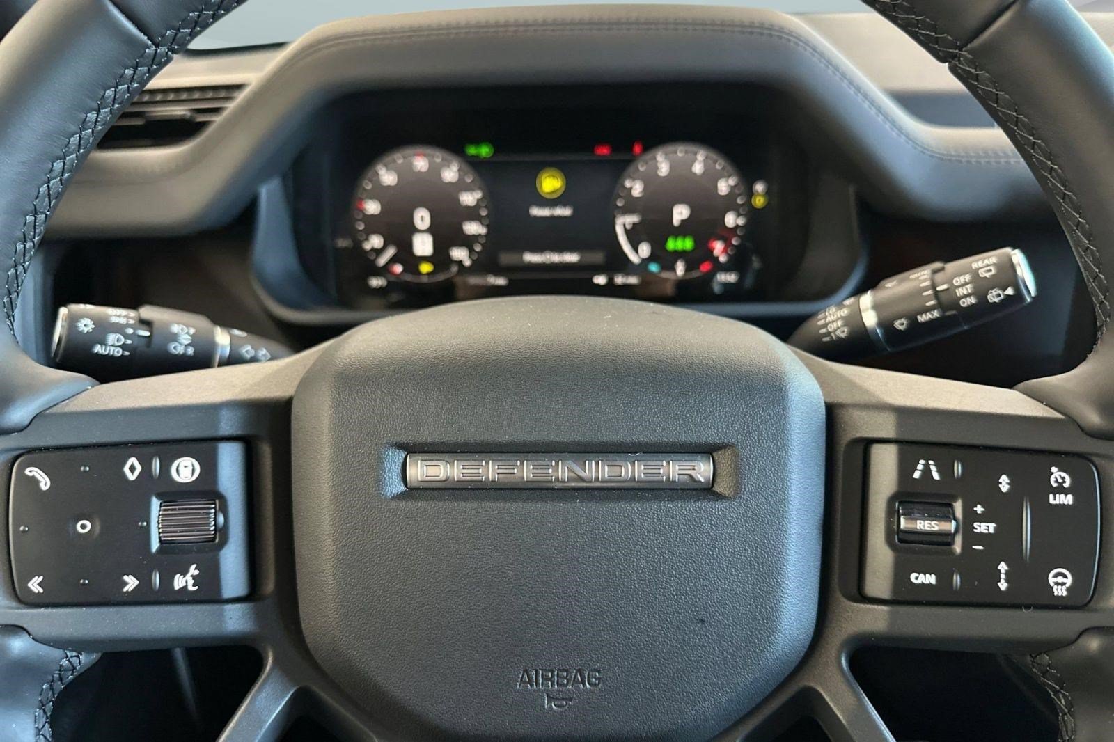 New 2026 Land Rover Defender 110 X-Dynamic SE AWD/4WD image 10