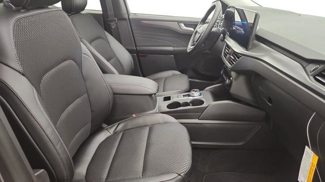 New 2026 Ford Escape SE image 24