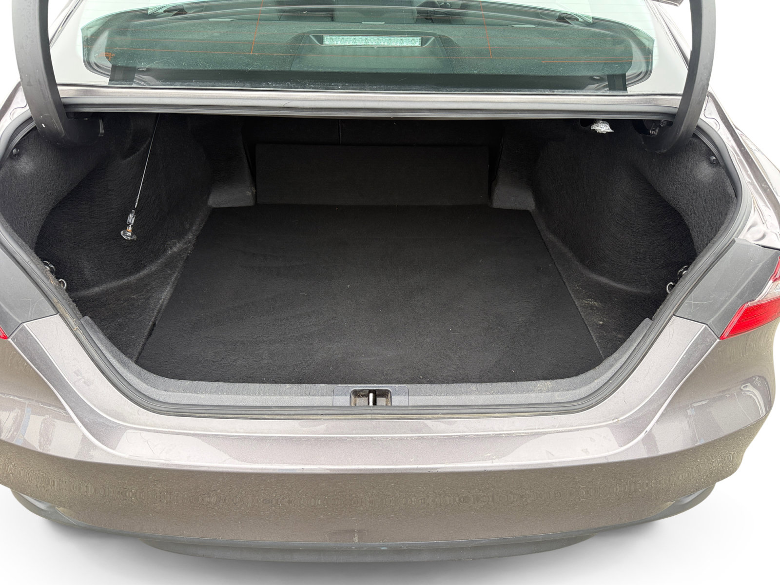 Used 2024 Toyota Camry LE FWD image 17
