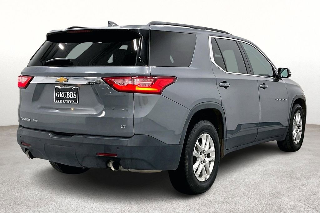 Used 2021 Chevrolet Traverse LT image 2