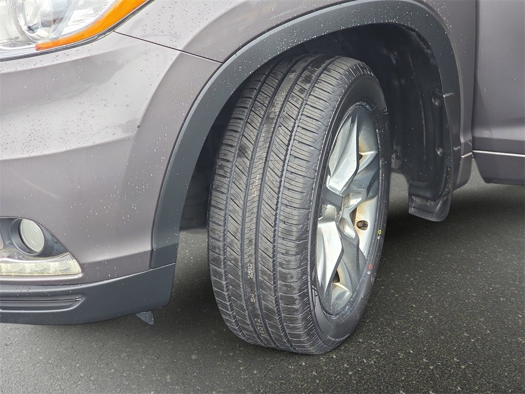 Used 2015 Toyota Highlander Limited image 34