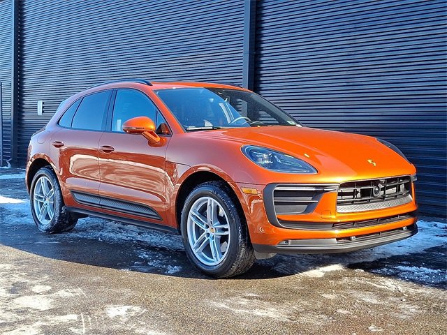 Used 2025 Porsche Macan image 9