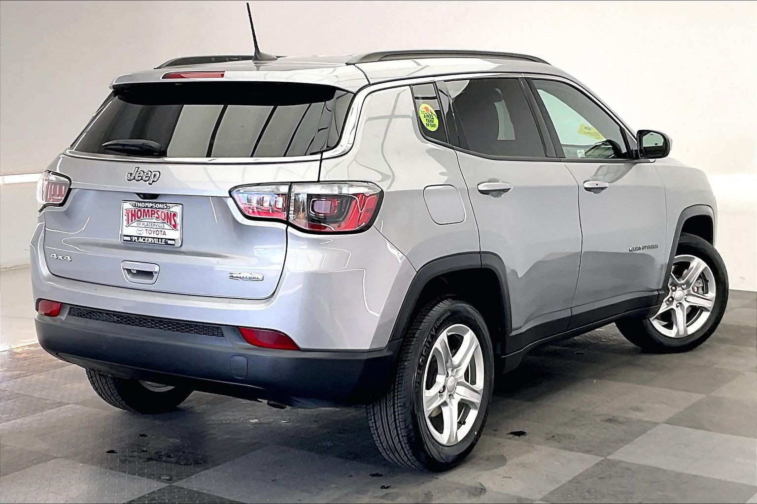 Used 2024 Jeep Compass Latitude AWD/4WD image 13