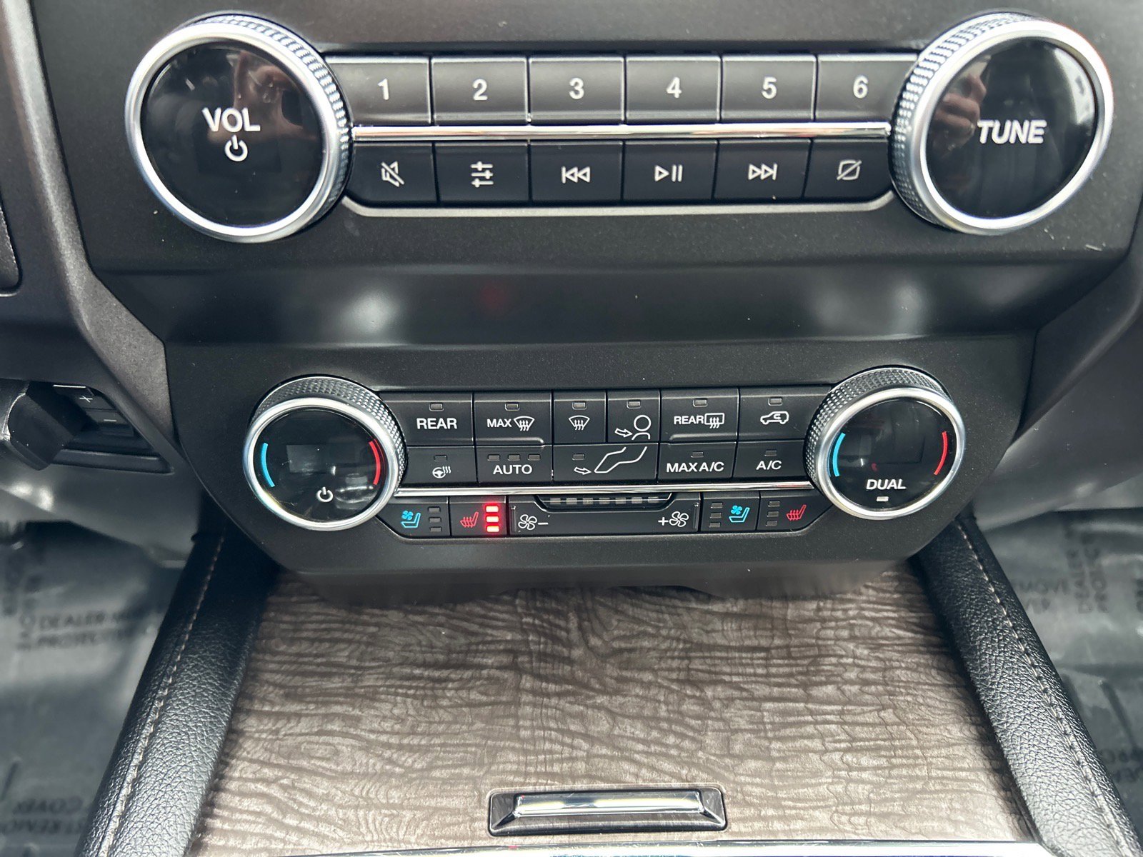 Certified 2020 Ford Expedition Limited w/ Special Edition Package image 34