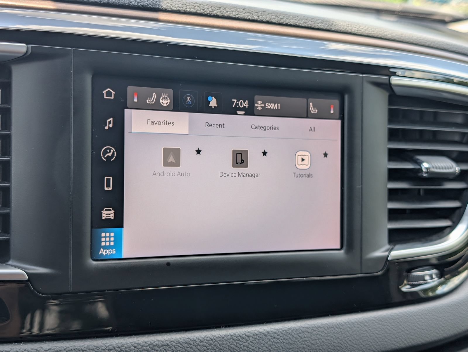 Used 2023 Chrysler Voyager LX FWD image 6