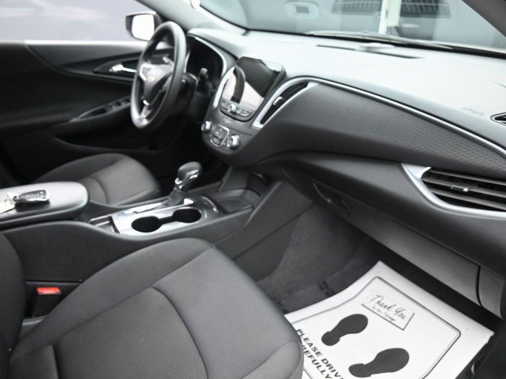 Used 2023 Chevrolet Malibu LS image 36