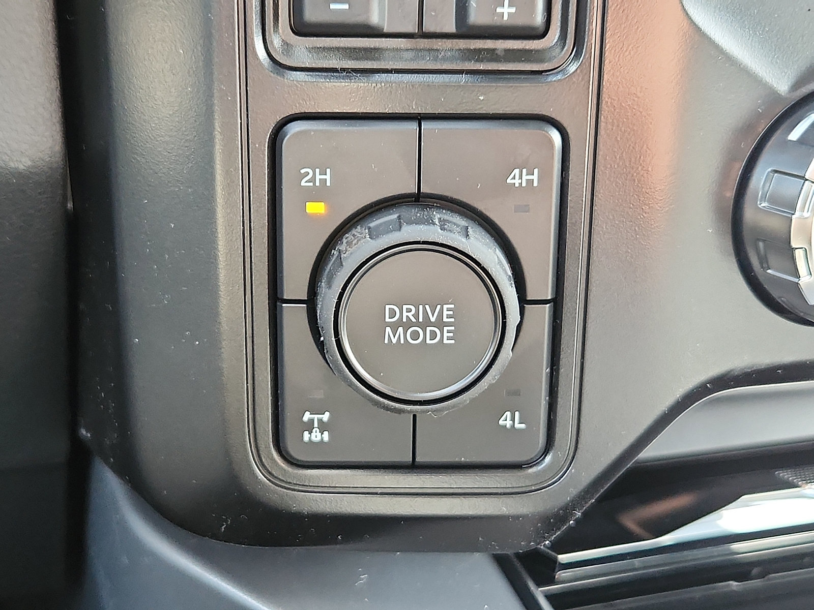 New 2026 Ford F250 Lariat w/ FX4 Off-Road Package AWD/4WD image 17